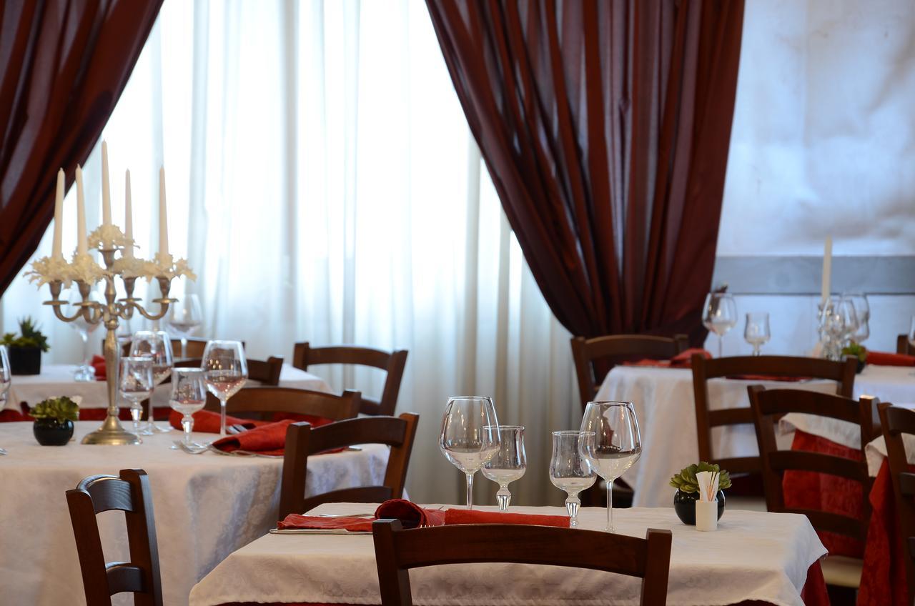 Hotel La Fenice К'ярі Екстер'єр фото