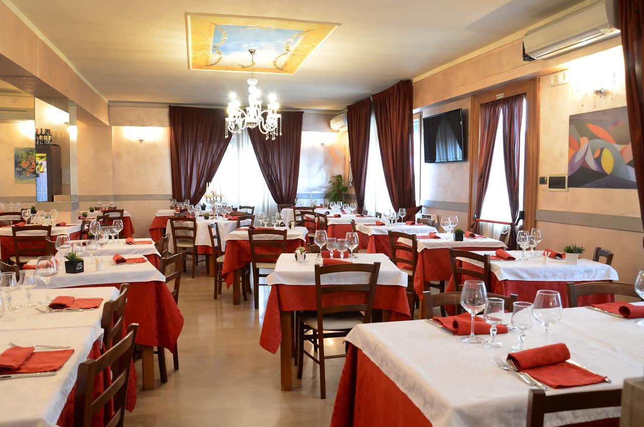 Hotel La Fenice К'ярі Екстер'єр фото